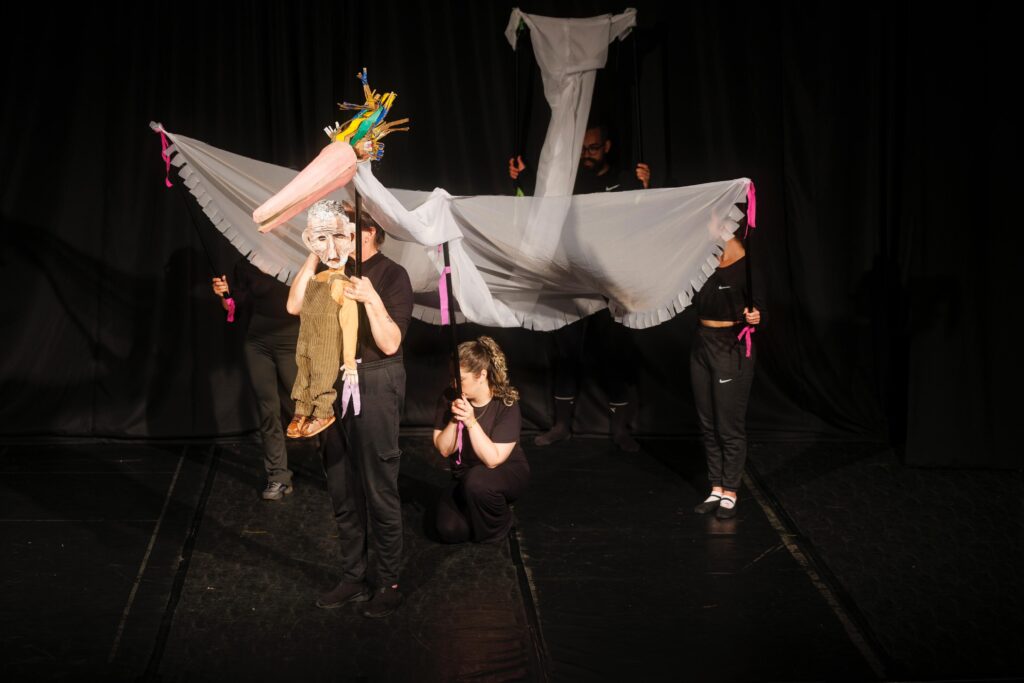 Foto Grupo de Teatro e Companhia de Dança apresentam espetáculo para as crianças