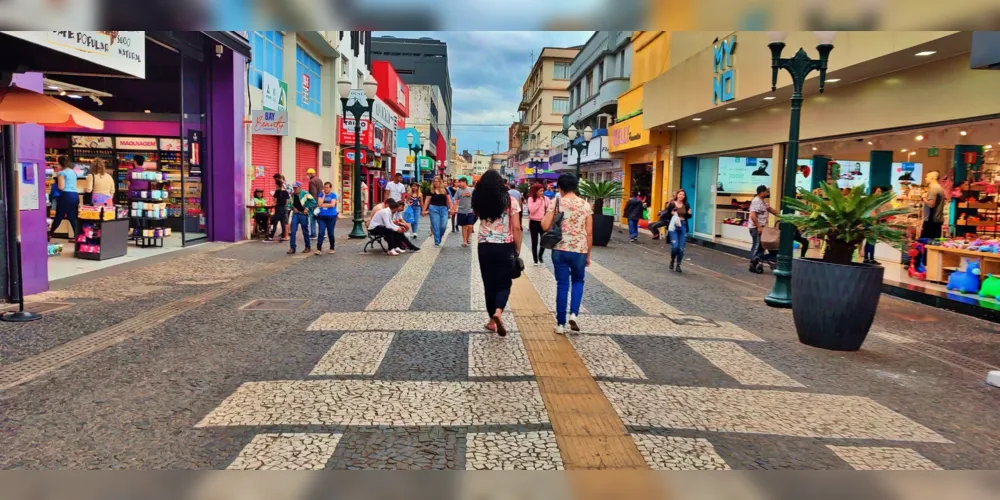 Foto Comércio de rua de Ponta Grossa não abre no Feriado de Finados